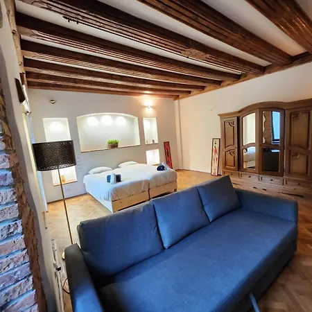 Old Apartman Brassó