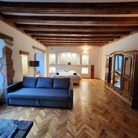 Old Apartman *
