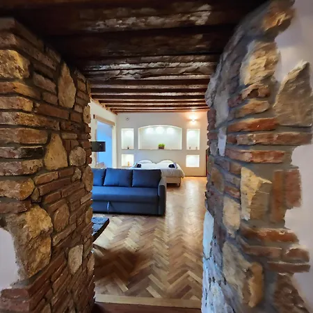 Apartman Old Brassó
